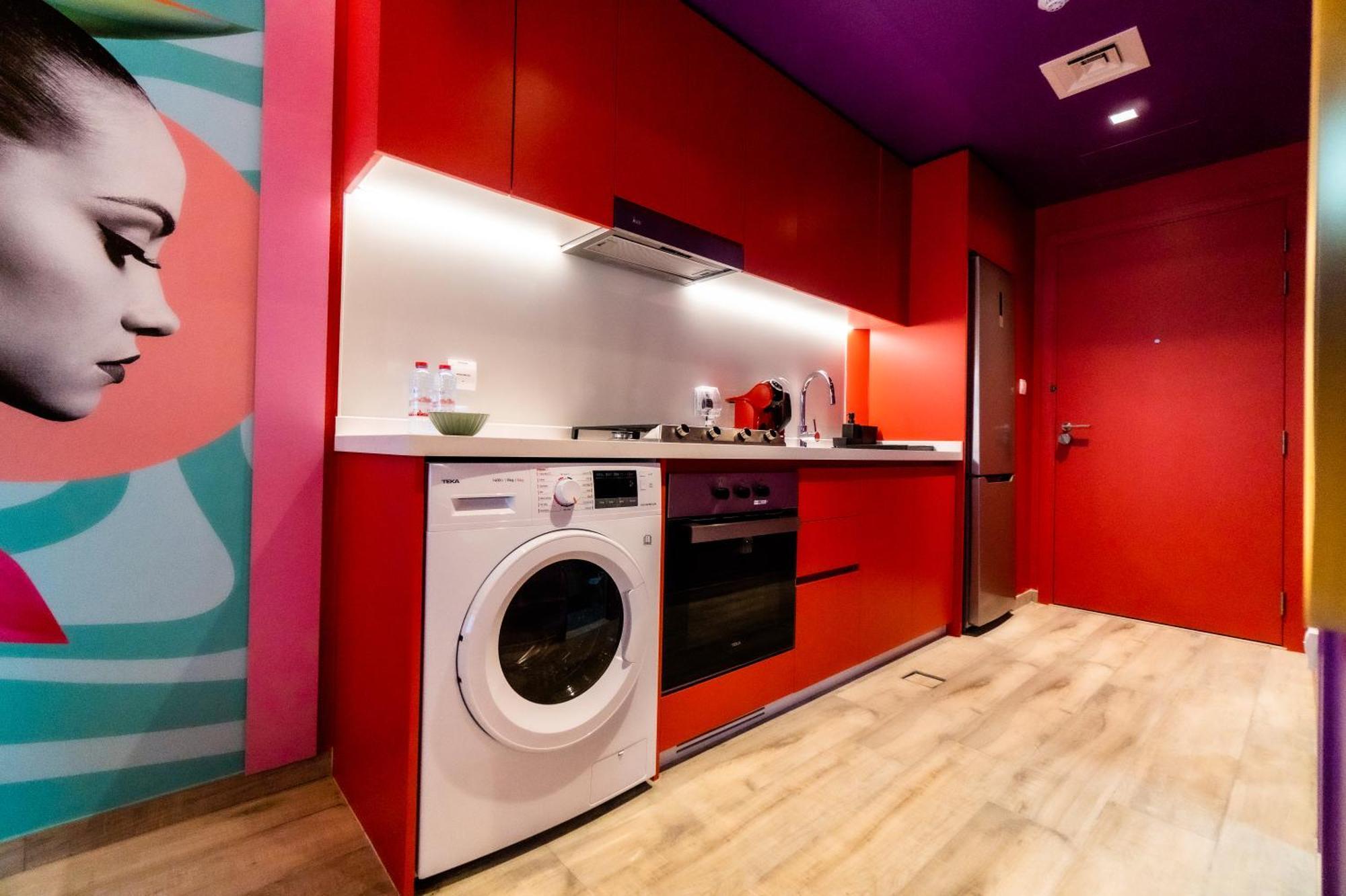 Apartment Capsule Flora Business Bay View Burj Khalifa-pool Table-game Arcade-projector-playstation 5 *