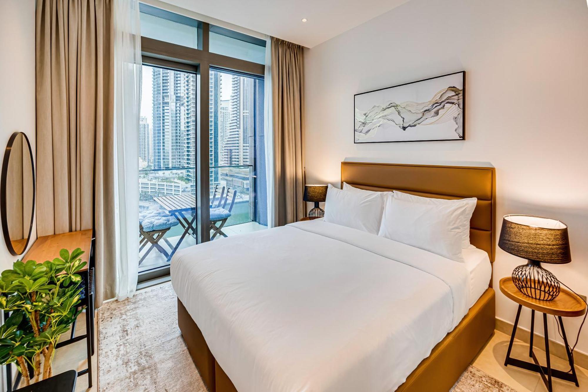 Panoramic Canal Views From Brand New Apartment Dubai