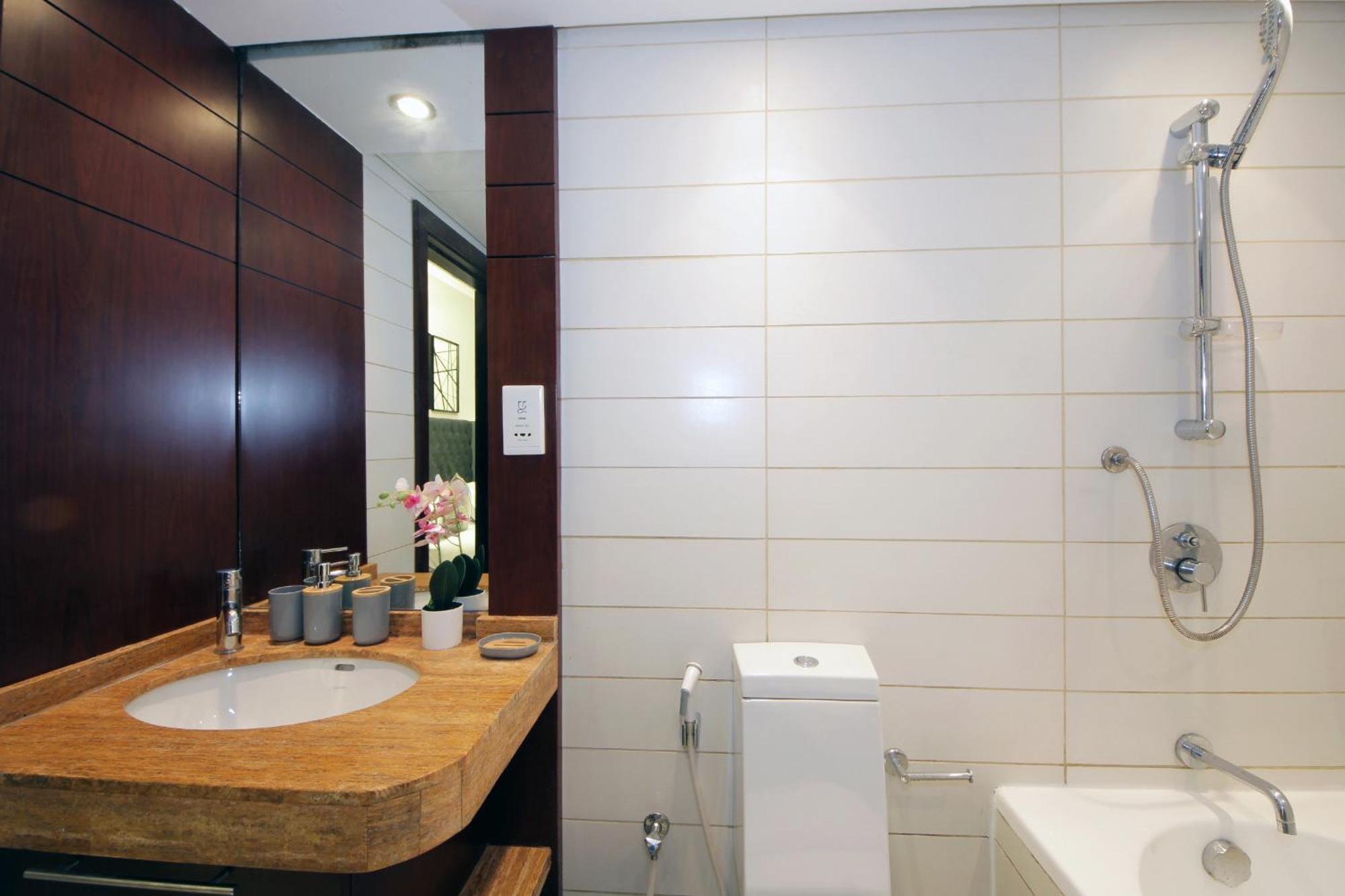 Stylish 2 Bedroom With Stunning Downtown View - Burj Views Tower East Dubai