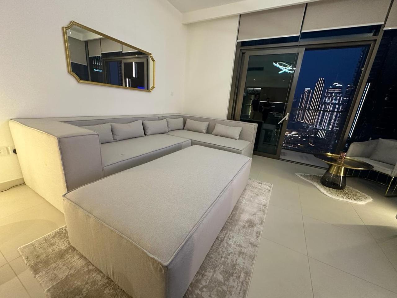 Luxury Burj Crown Burj Khalifa View *