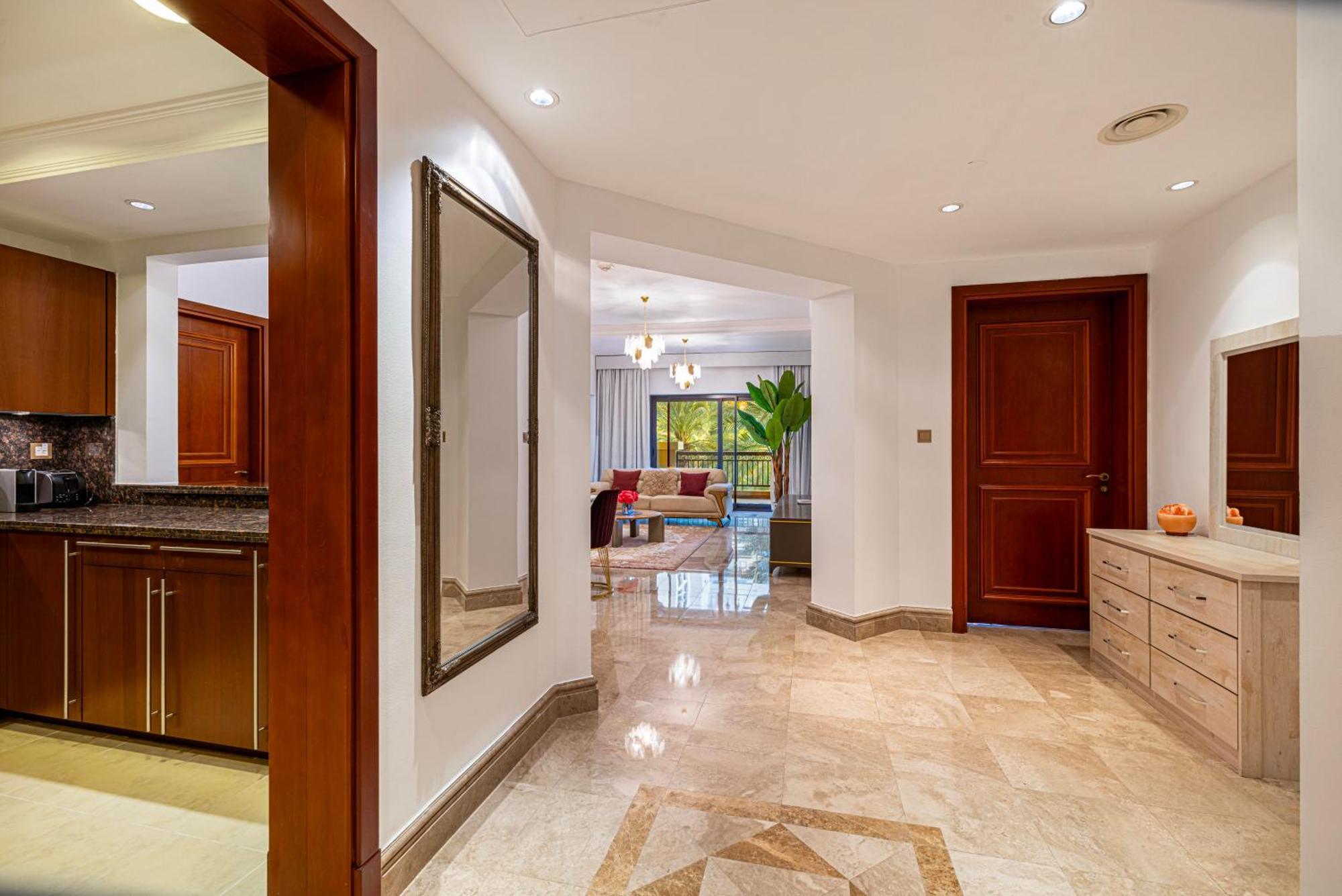 Fairmont North 2br Sea View Huge Terrace Dubai