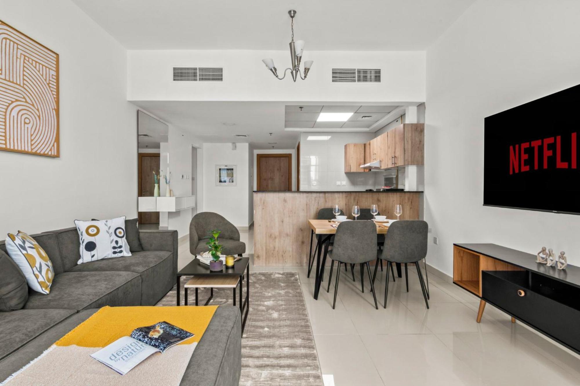 Lavish 2br With Charming Marina View Daire