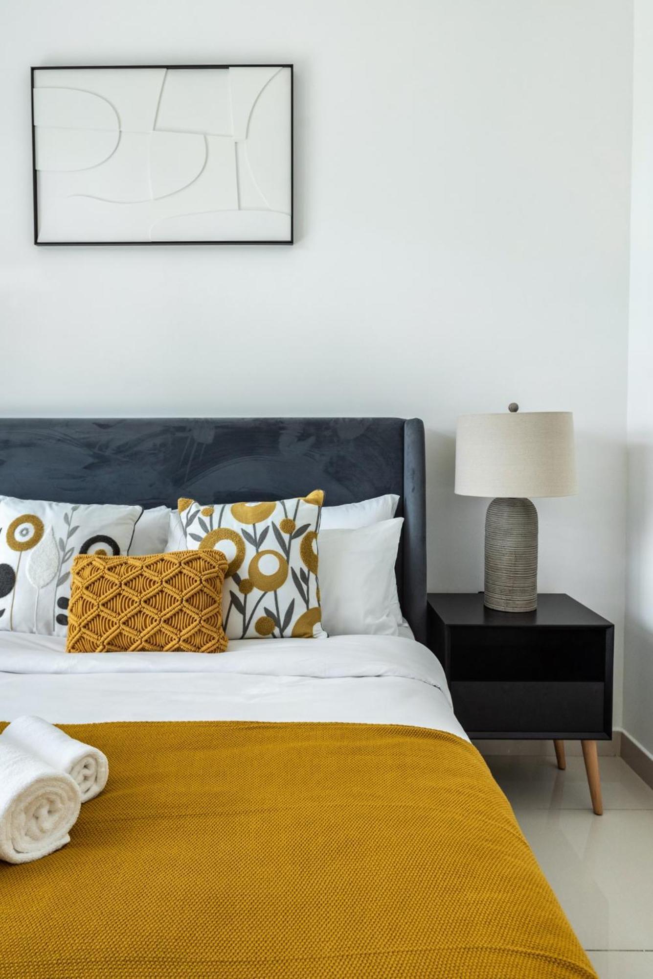 Lavish 2br With Charming Marina View Daire *