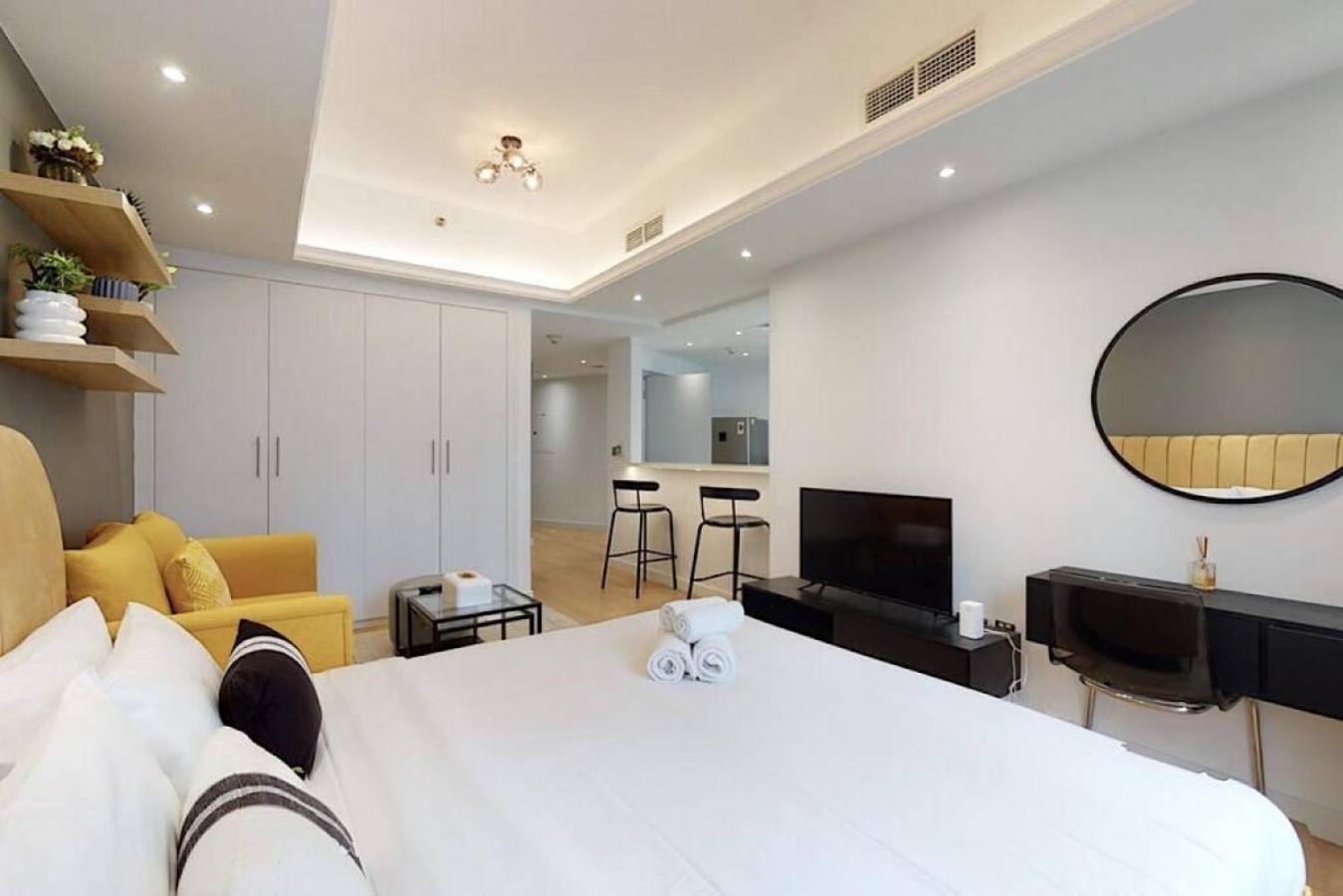 Large And Trendy - - Jlt
