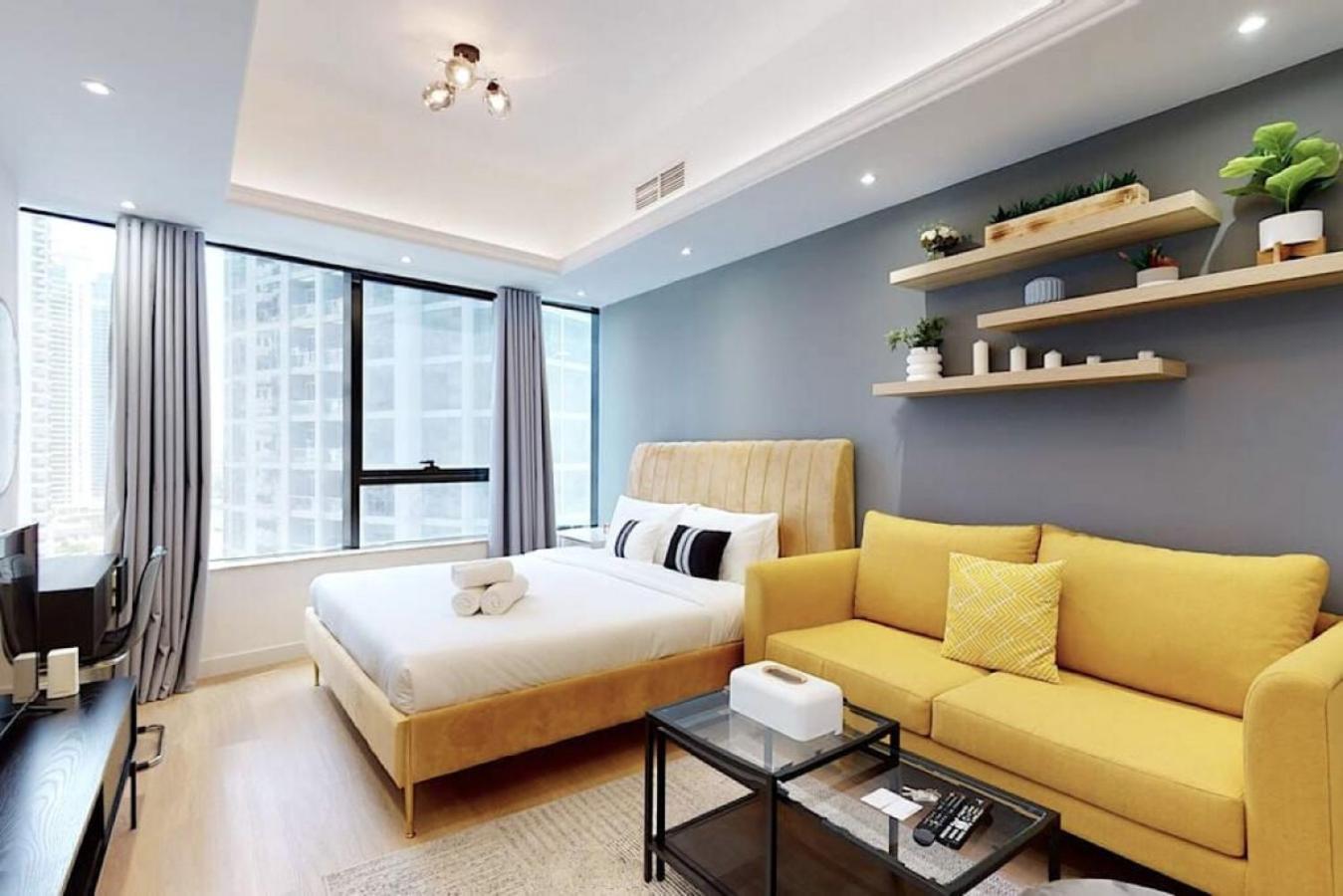 Large And Trendy - - Jlt * Dubai