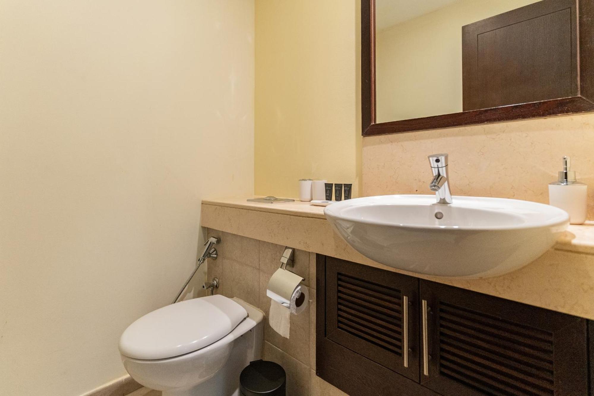 Apartment 2br In The With Fireworks View,near Mall - Allsopp&allsopp *