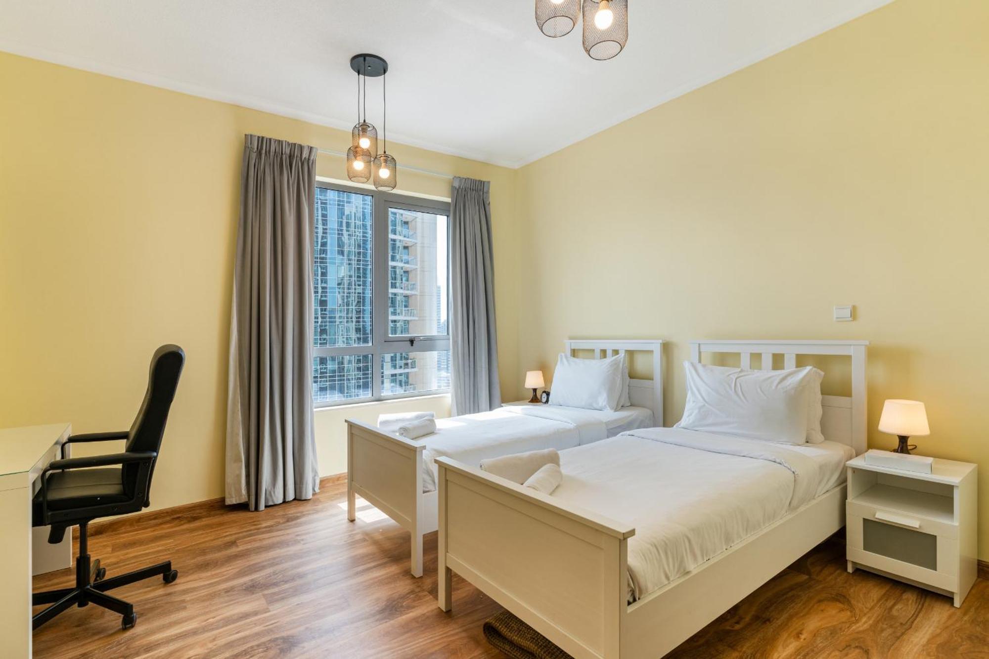 2br In The With Fireworks View,near Mall - Allsopp&allsopp Apartment