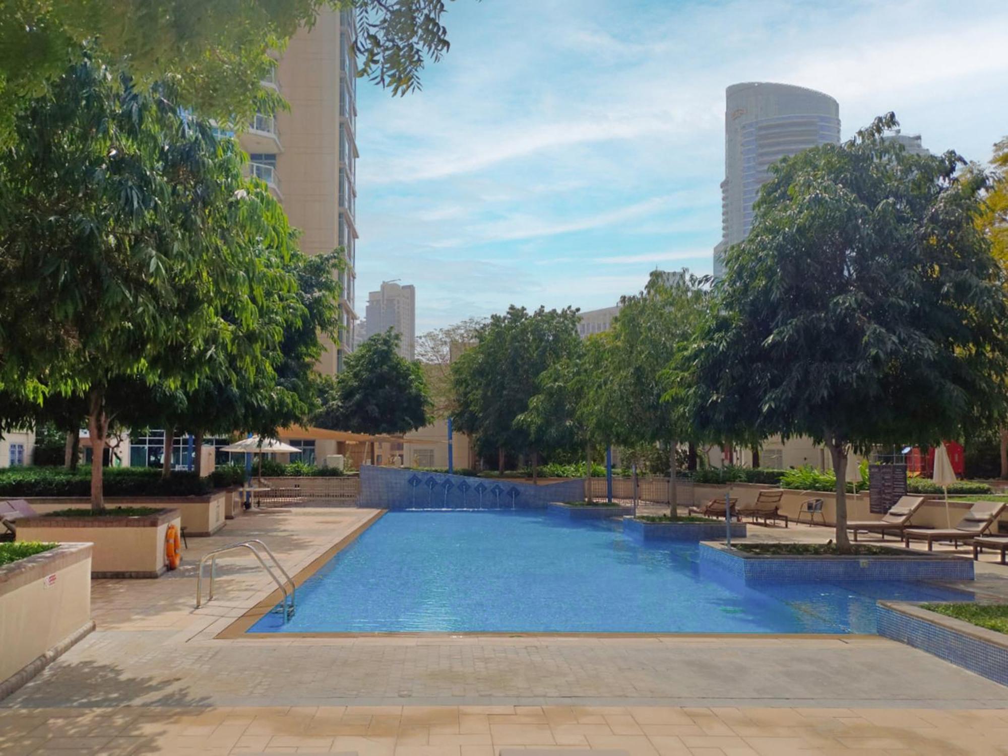 2br In The With Fireworks View,near Mall - Allsopp&allsopp