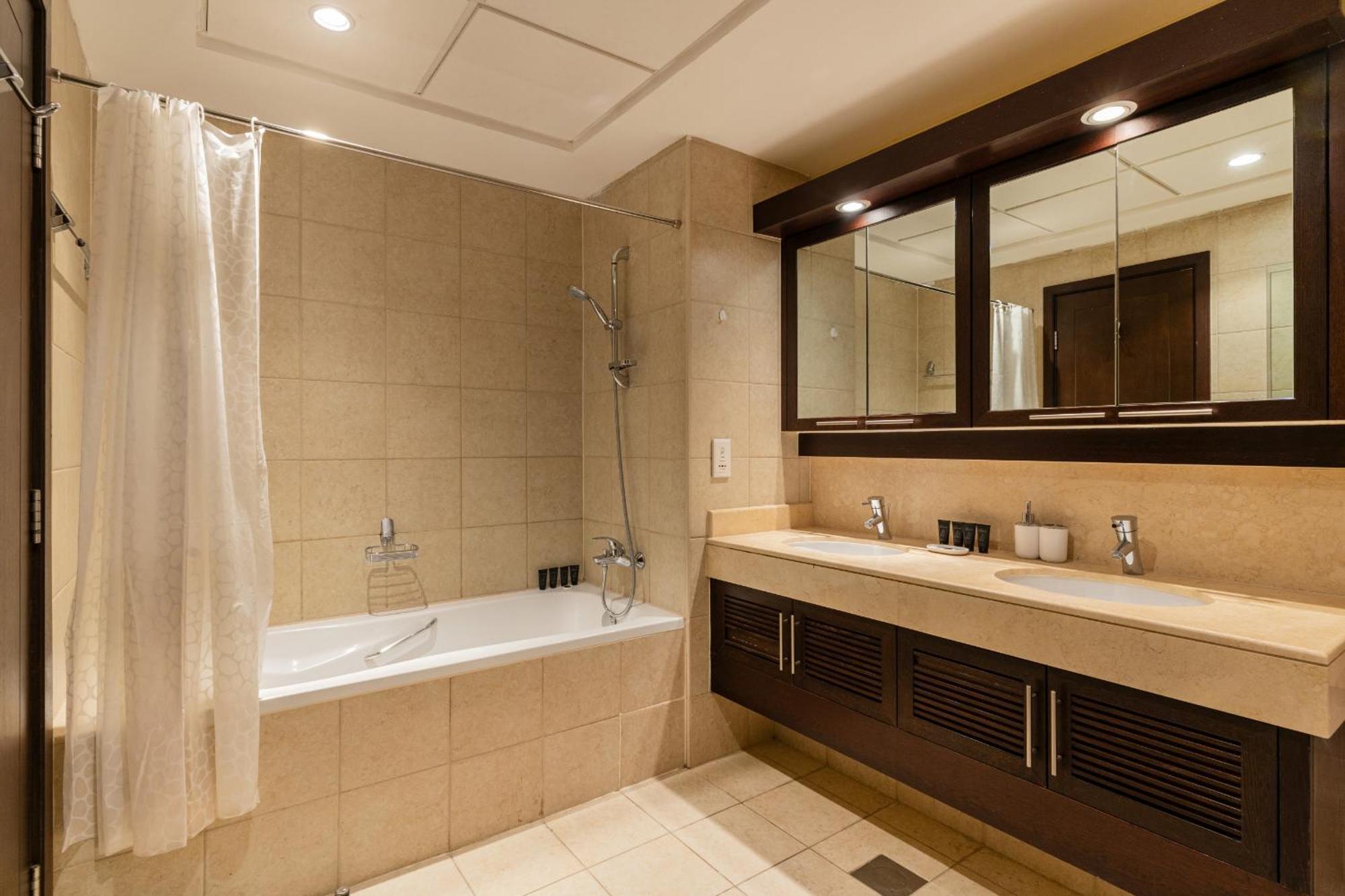 Apartment 2br In The With Fireworks View,near Mall - Allsopp&allsopp Dubai