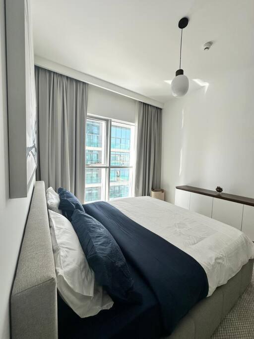 Luxury With Private Beach At Emaar Beachfront Apartment *