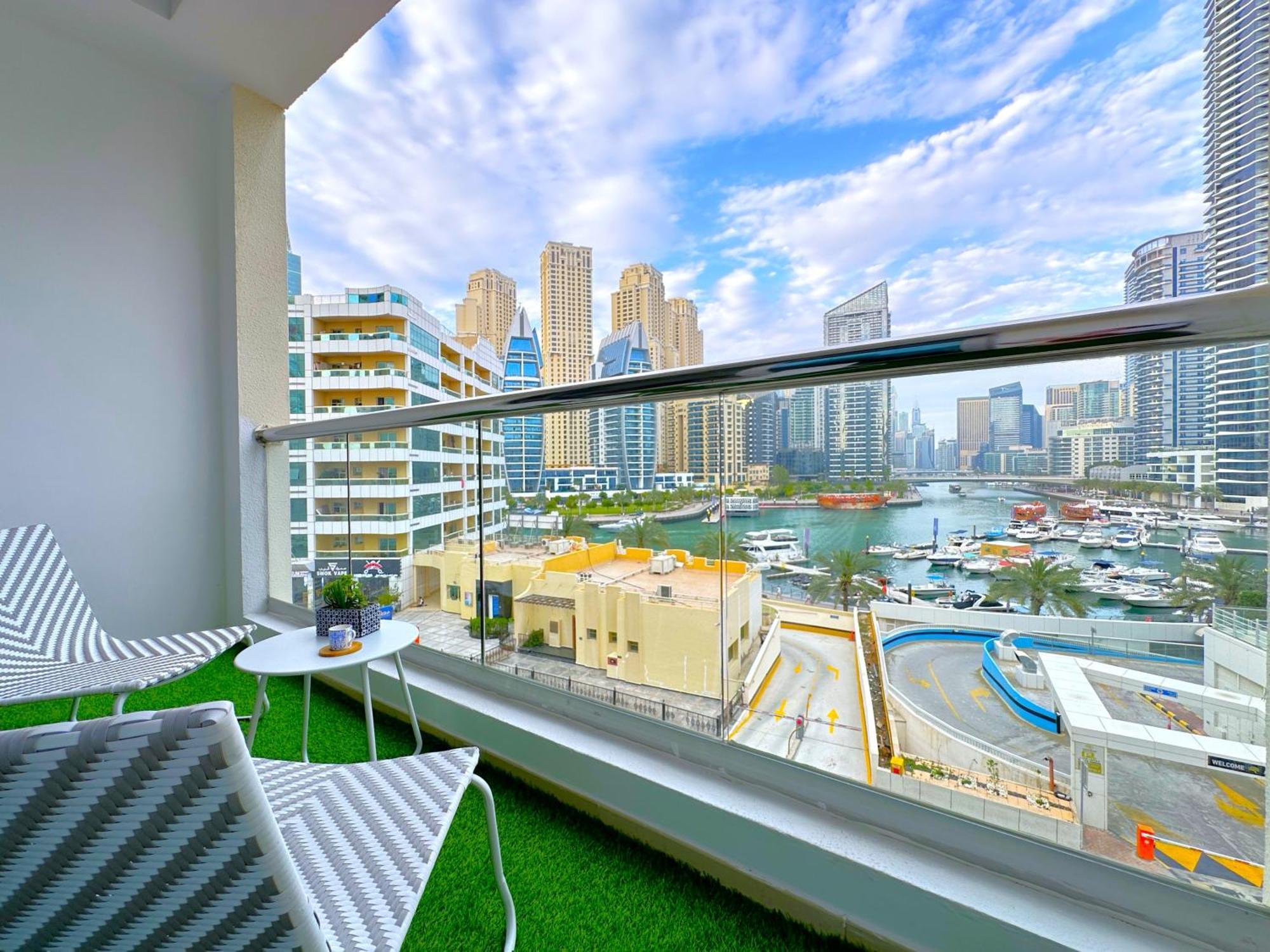 Lxury Brand New W/ Balcony And Marina View Apartamento