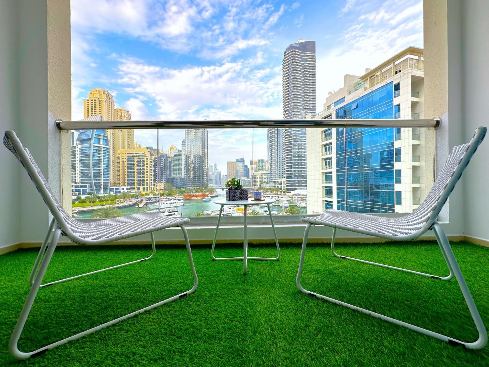 Apartamento Lxury Brand New W/ Balcony And Marina View Dubai