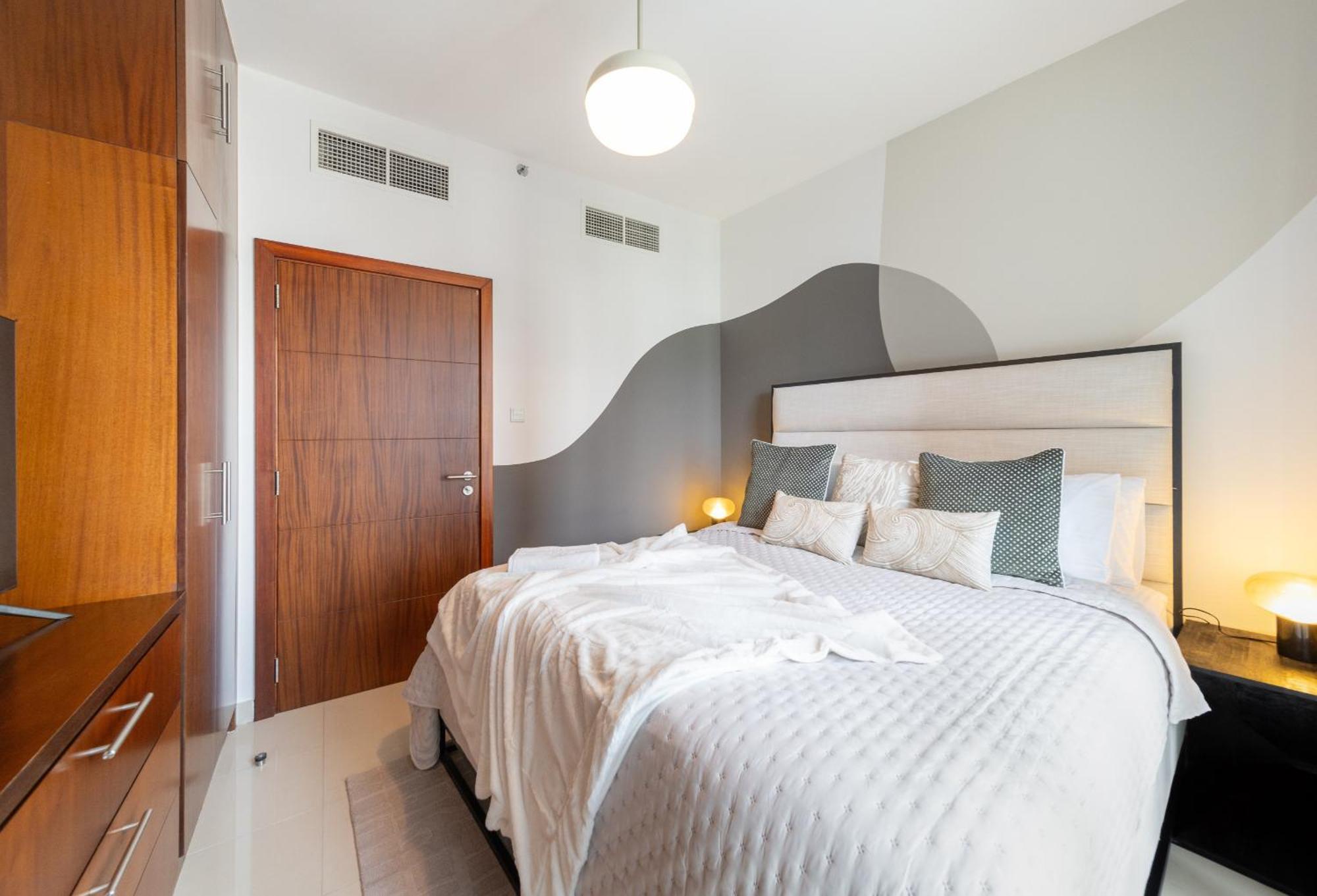 Eden's Homes & - Standpoint Residences