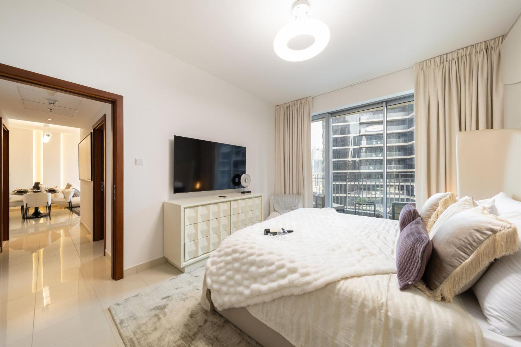 Eden's Homes & - Standpoint Residences Daire