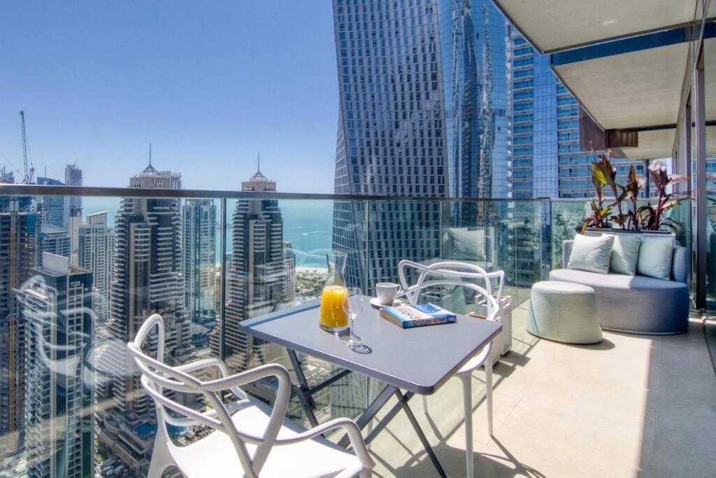 First Class 1br High Floor With Magical View *