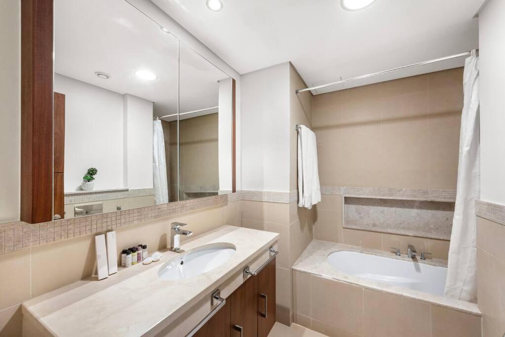 Apartment First Class 1br Beautifully Furnished