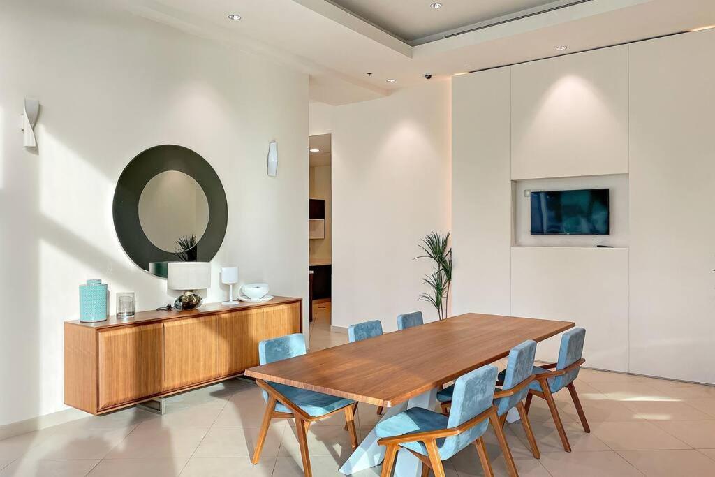 First Class 1br Beautifully Furnished Dubai