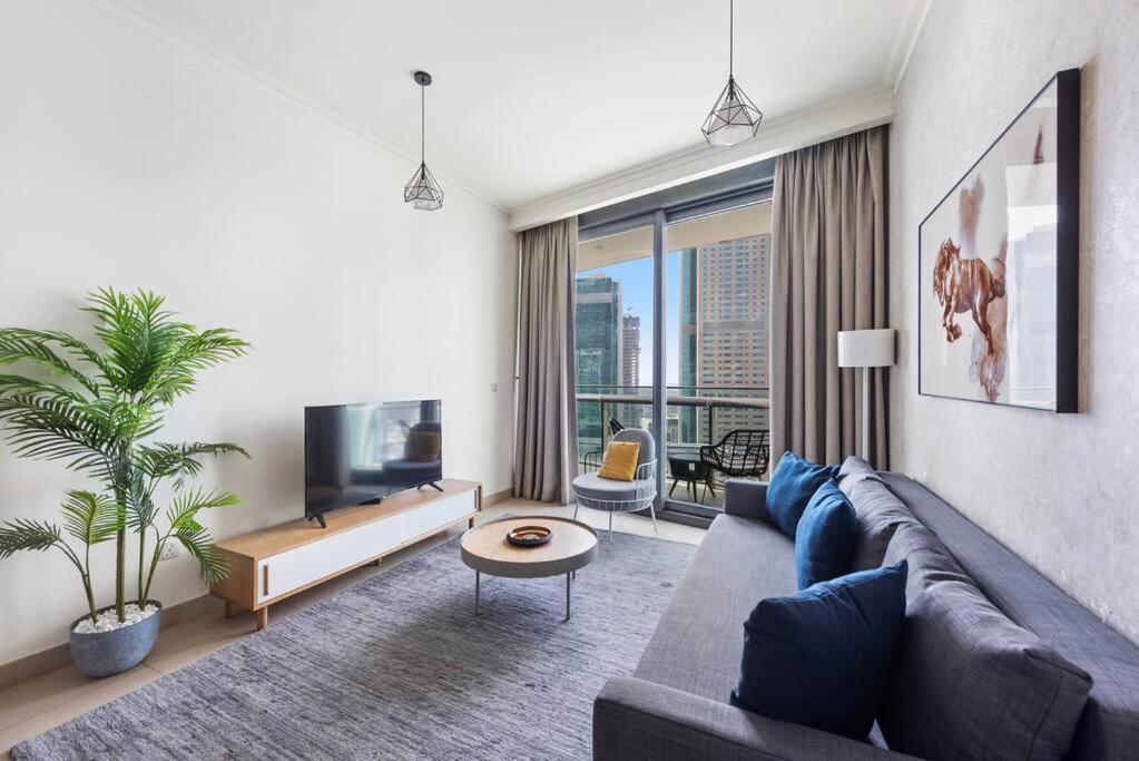 First Class 1br Beautifully Furnished
