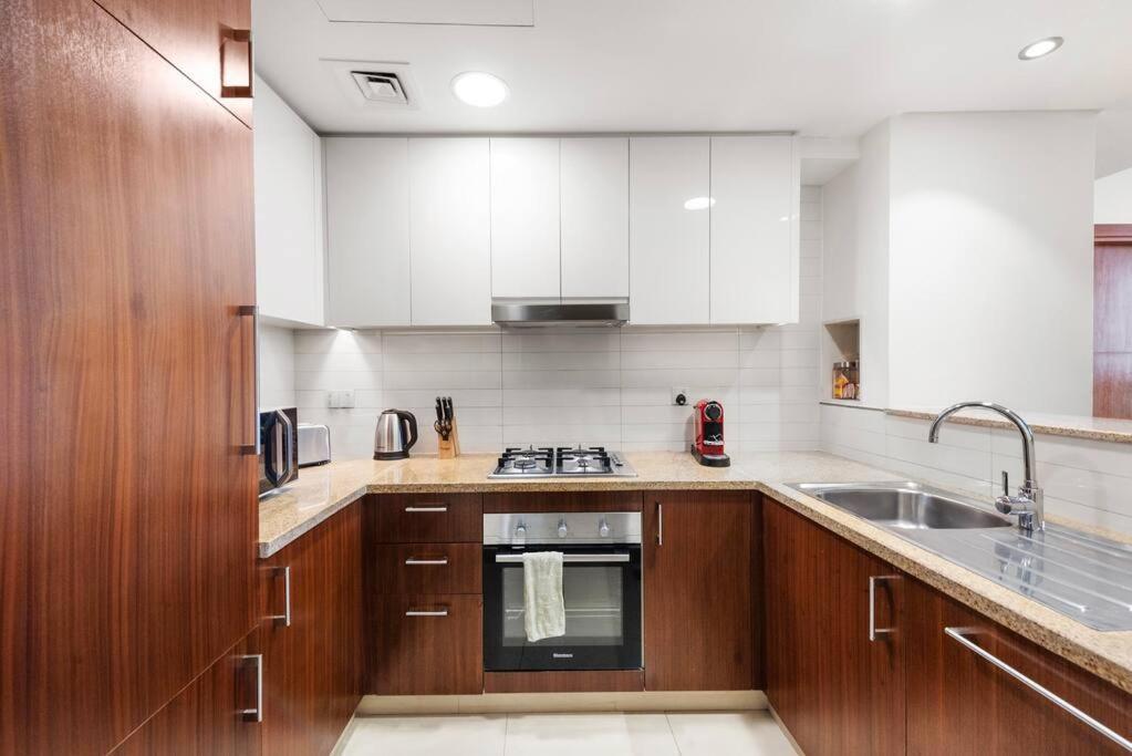 First Class 1br Beautifully Furnished * Dubai