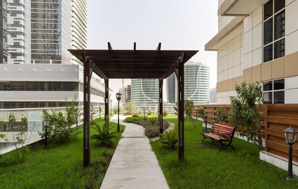 1br + Maid In Downtown Apartment *