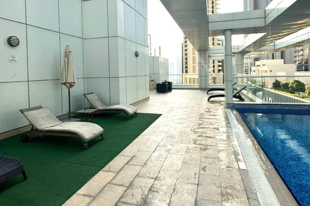 1br + Maid In Downtown Apartment
