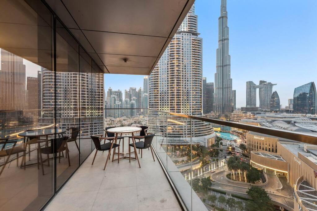 Elegant Burj View Flat Metro Access, Great Amenities Apartment