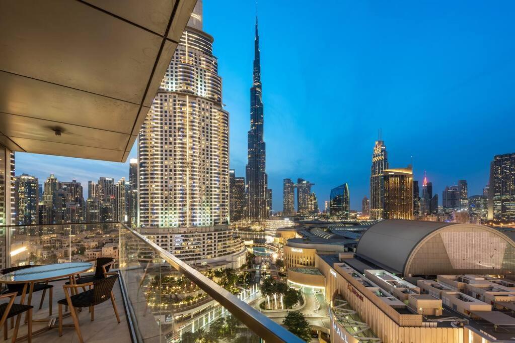 Apartment Elegant Burj View Flat Metro Access, Great Amenities Dubai