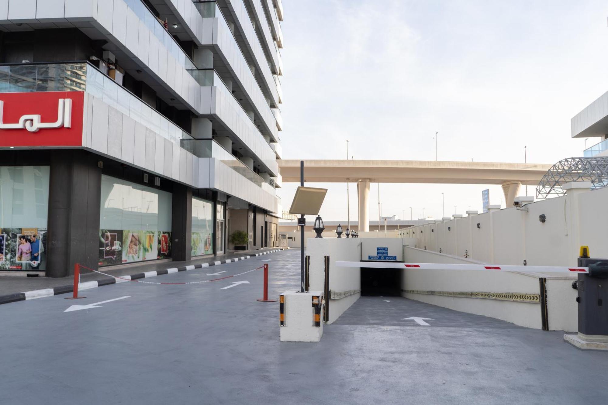 Apartment 2 B/r Escan Tower Marina Near Metro Beach Dubai