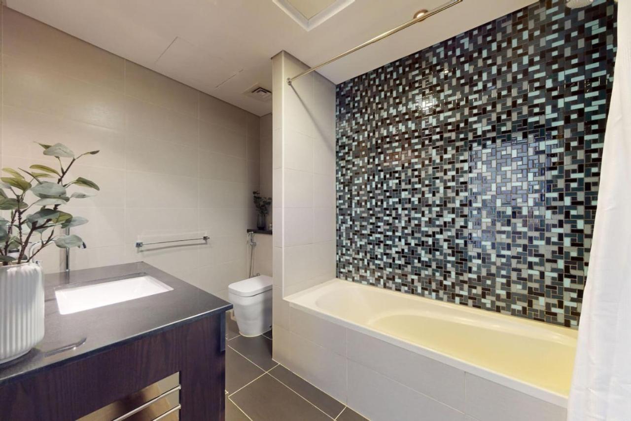 Cayan Tower - Smart One Bedroom Loft On High Floor