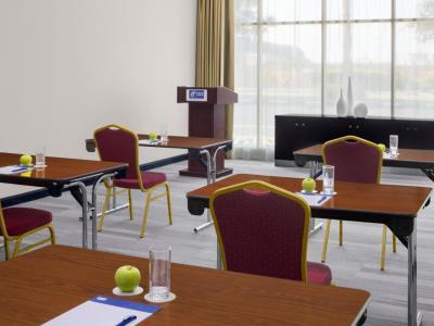Express Dubai, Jumeirah By Ihg Otel Dubai