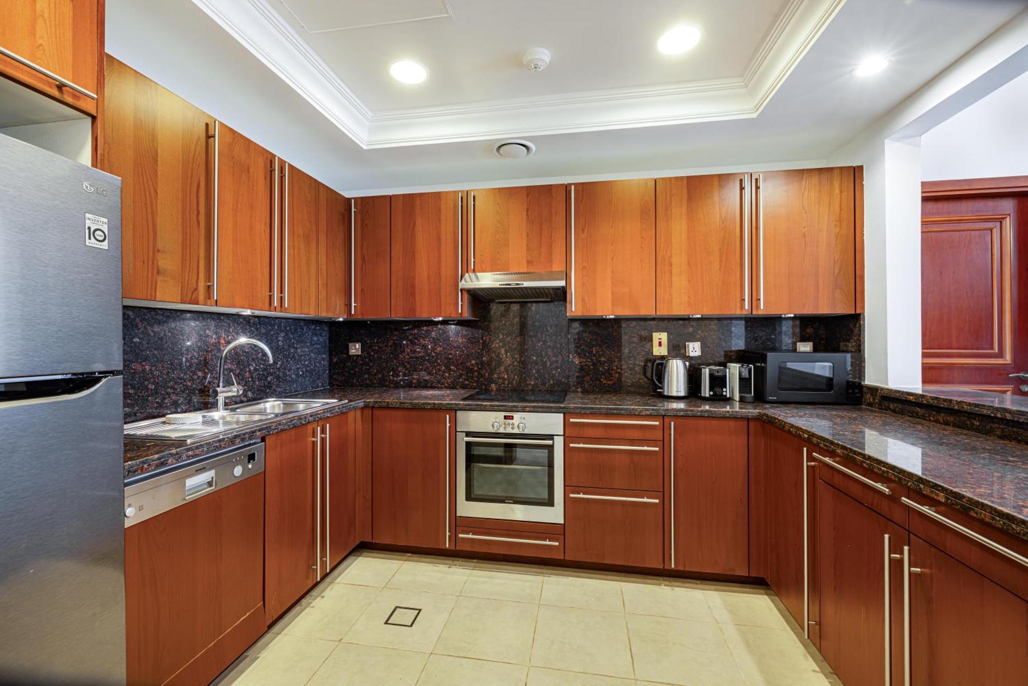 Apartment Fairmont North 2br Balcony Sea View Dubai