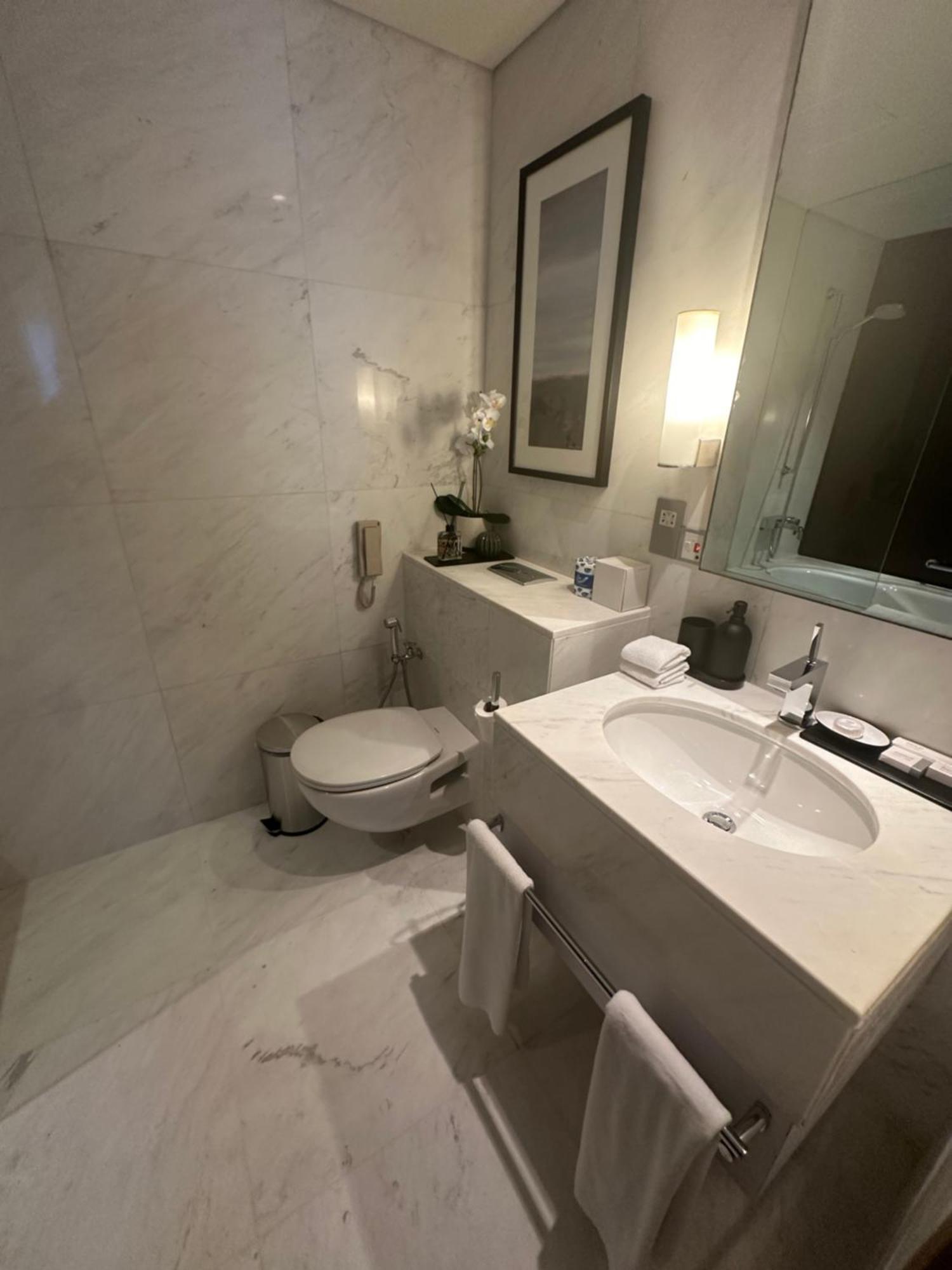 Luxurious Mall Studio With Stunning Burj Khalifa Views Apartment *