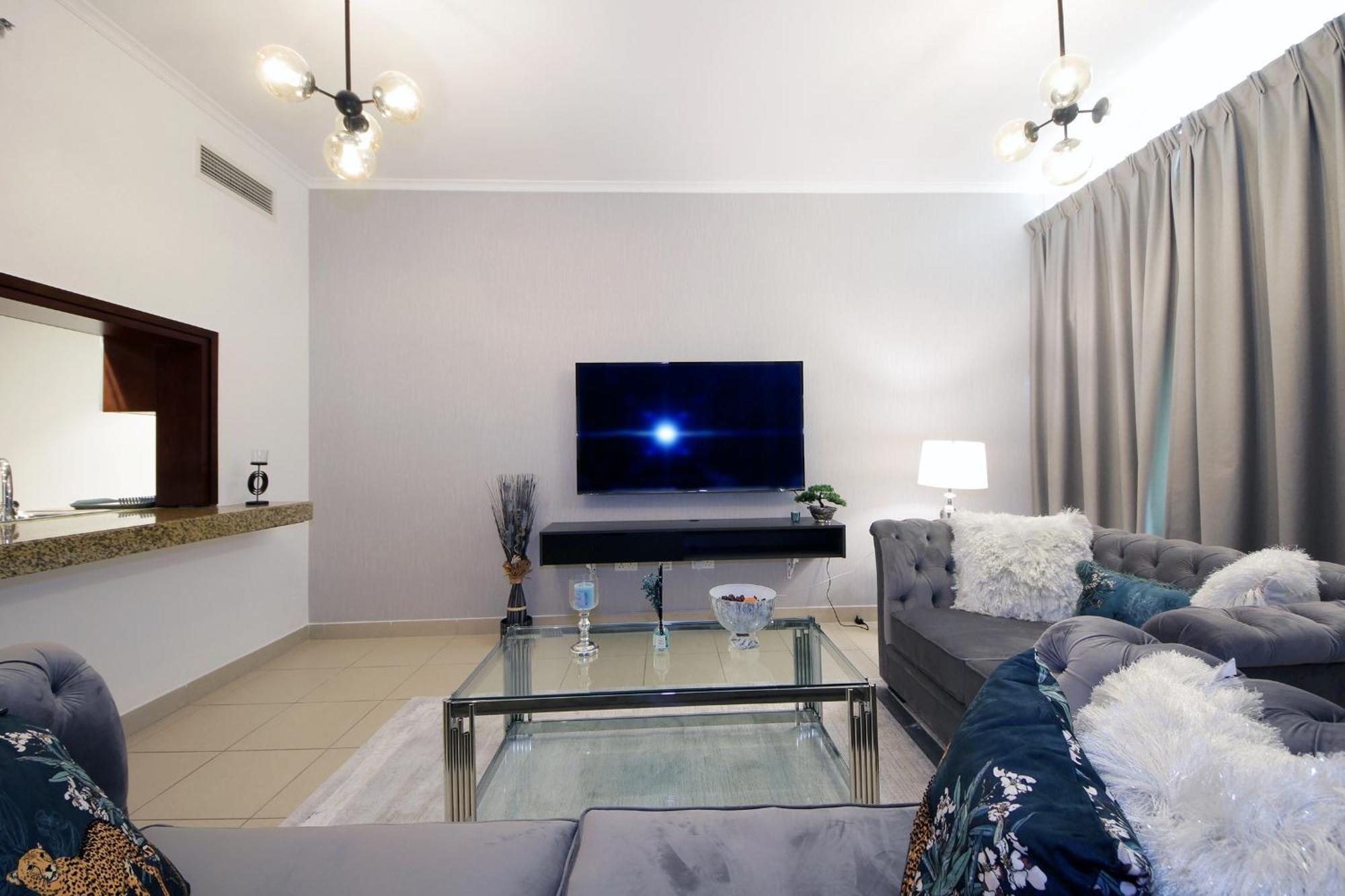 Stylish 2 Bedroom With Stunning Downtown View - Burj Views Tower East