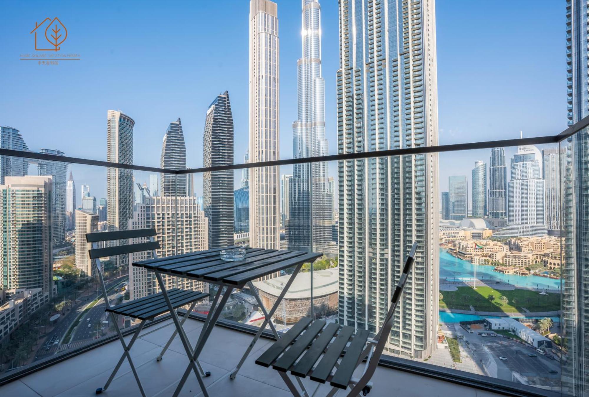 Family From High Floor Burj Khalifa Views 183bc-3