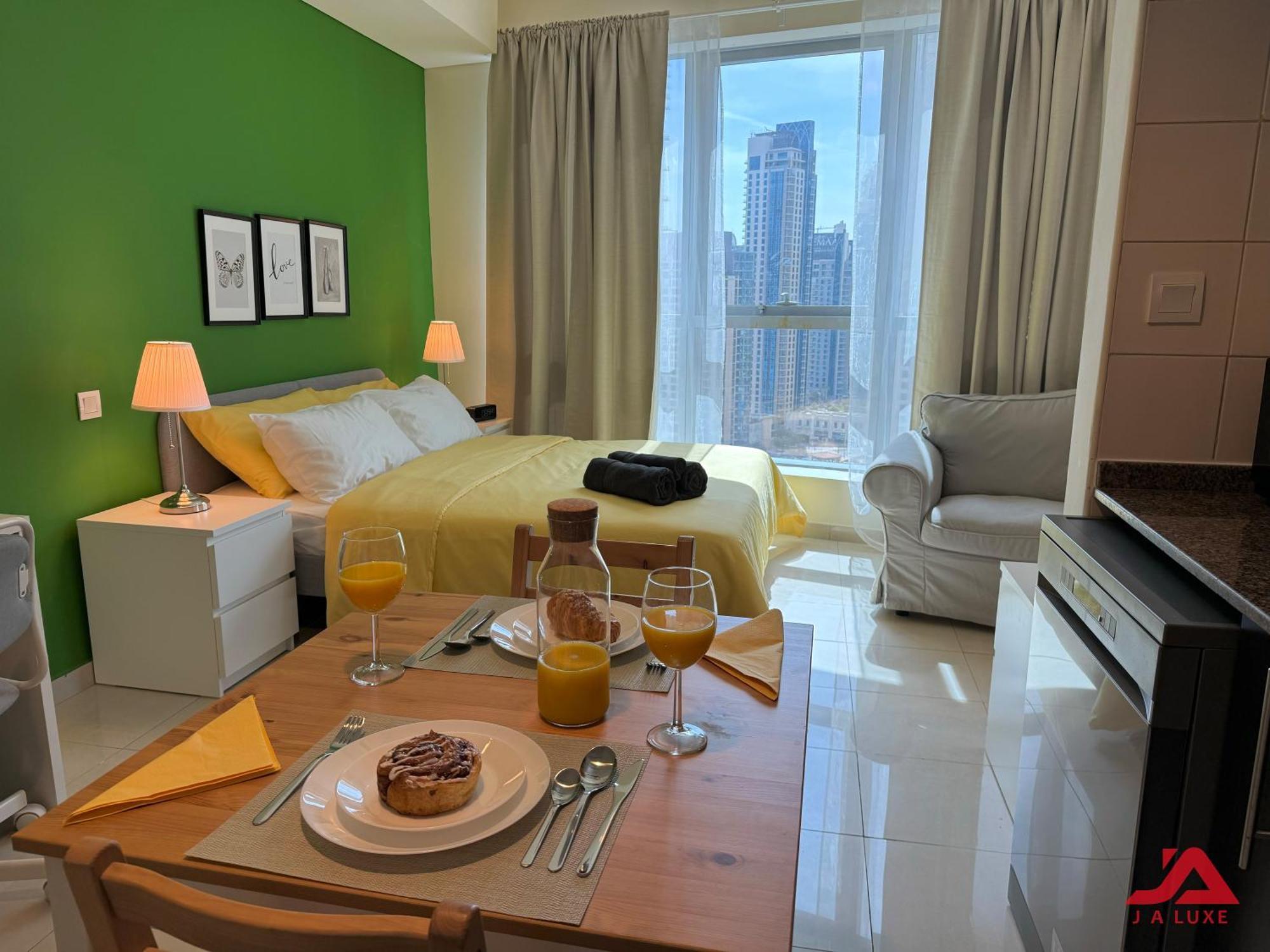 Apartment Elegant Marina & Sea View Studio In Bay Central Tower, Marina With Modern Gym & Pool, Steps To Jbr Beach & Metro *