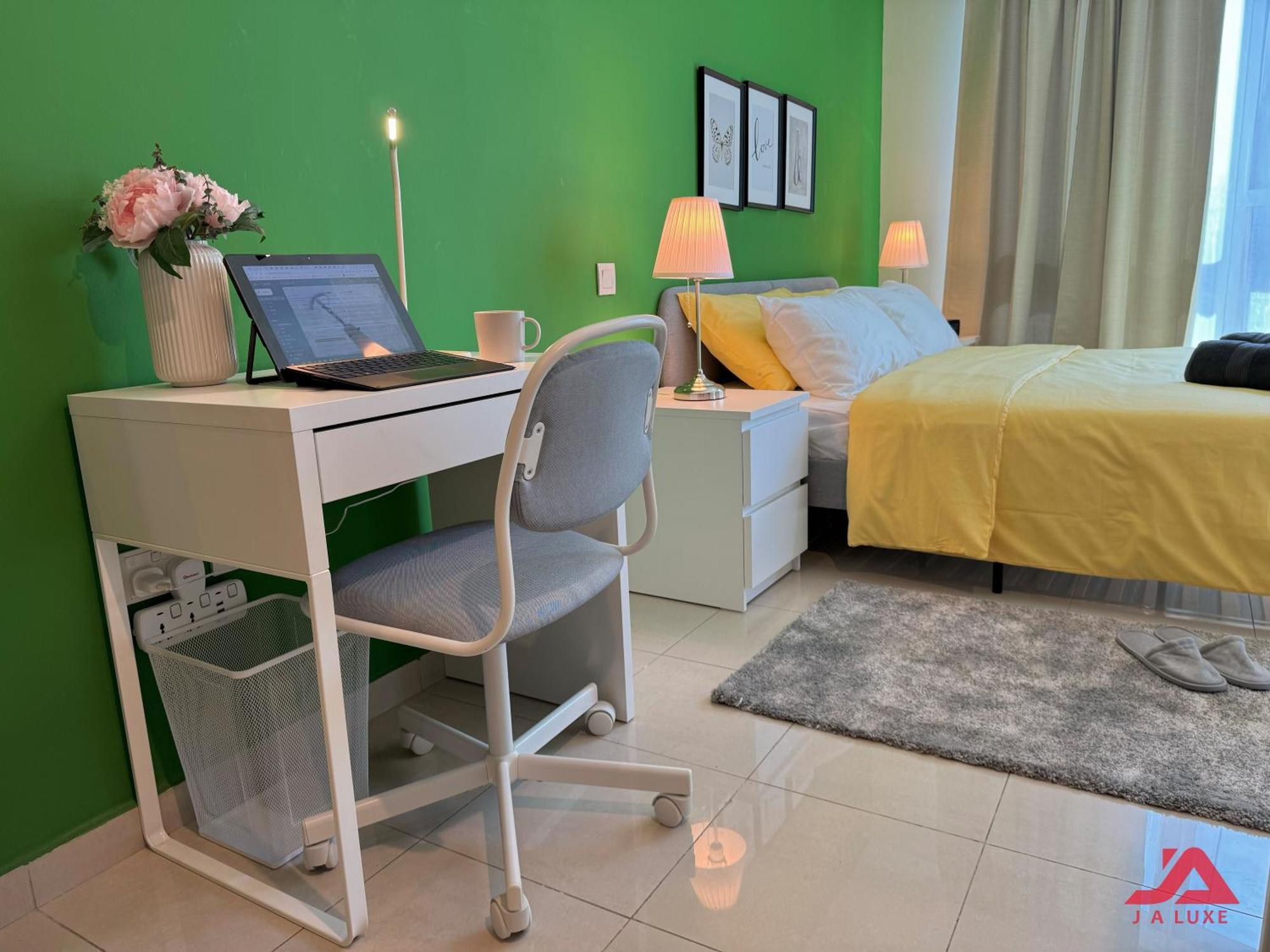 Elegant Marina & Sea View Studio In Bay Central Tower, Marina With Modern Gym & Pool, Steps To Jbr Beach & Metro *