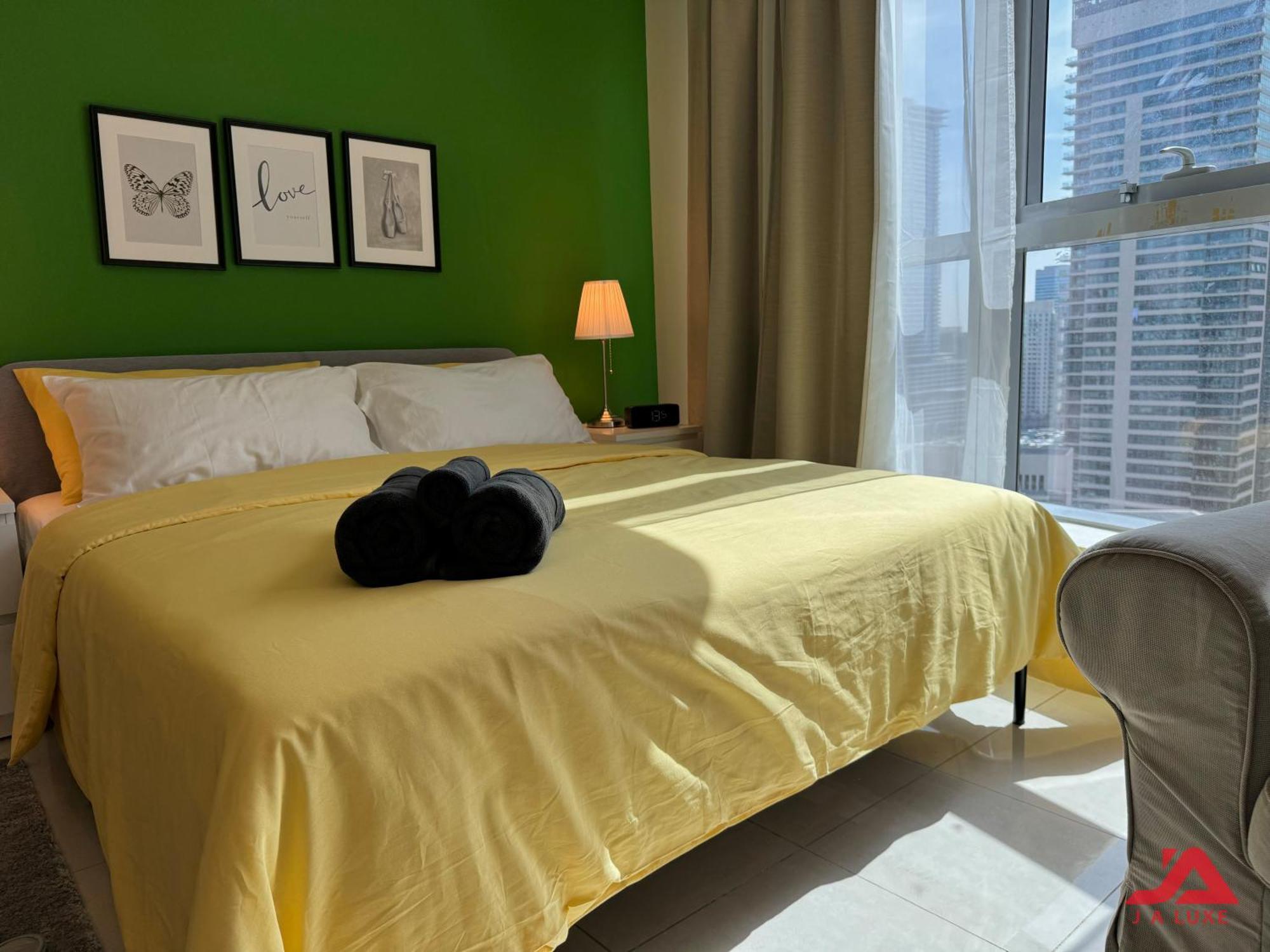 Elegant Marina & Sea View Studio In Bay Central Tower, Marina With Modern Gym & Pool, Steps To Jbr Beach & Metro *