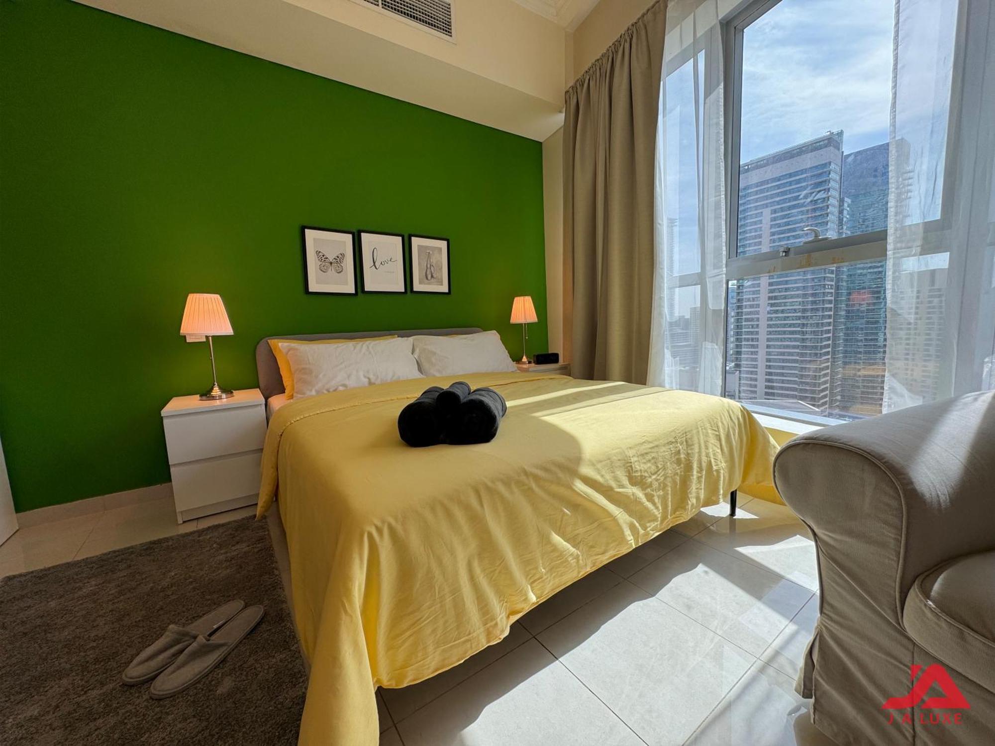 Elegant Marina & Sea View Studio In Bay Central Tower, Marina With Modern Gym & Pool, Steps To Jbr Beach & Metro *