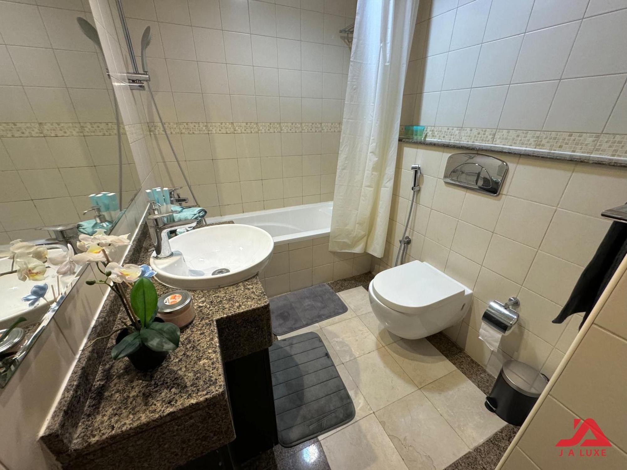 Elegant Marina & Sea View Studio In Bay Central Tower, Marina With Modern Gym & Pool, Steps To Jbr Beach & Metro Dubai