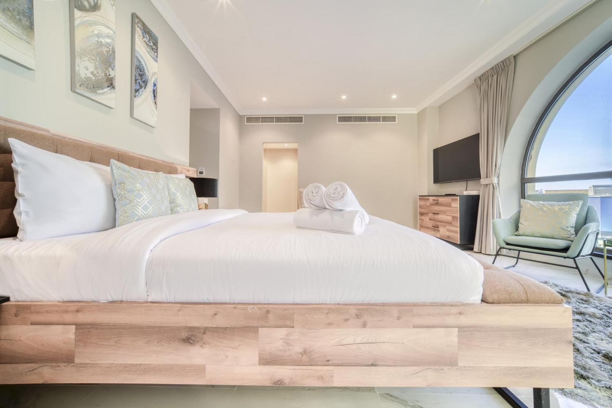 New! Sea View Luxurious 4 Bedroom Duplex Apartment *