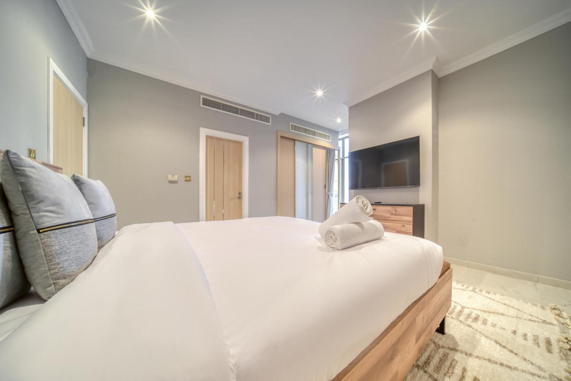 New! Sea View Luxurious 4 Bedroom Duplex *