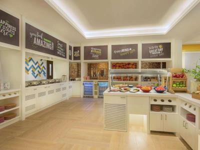 Hampton By Hilton Airport Otel 3*