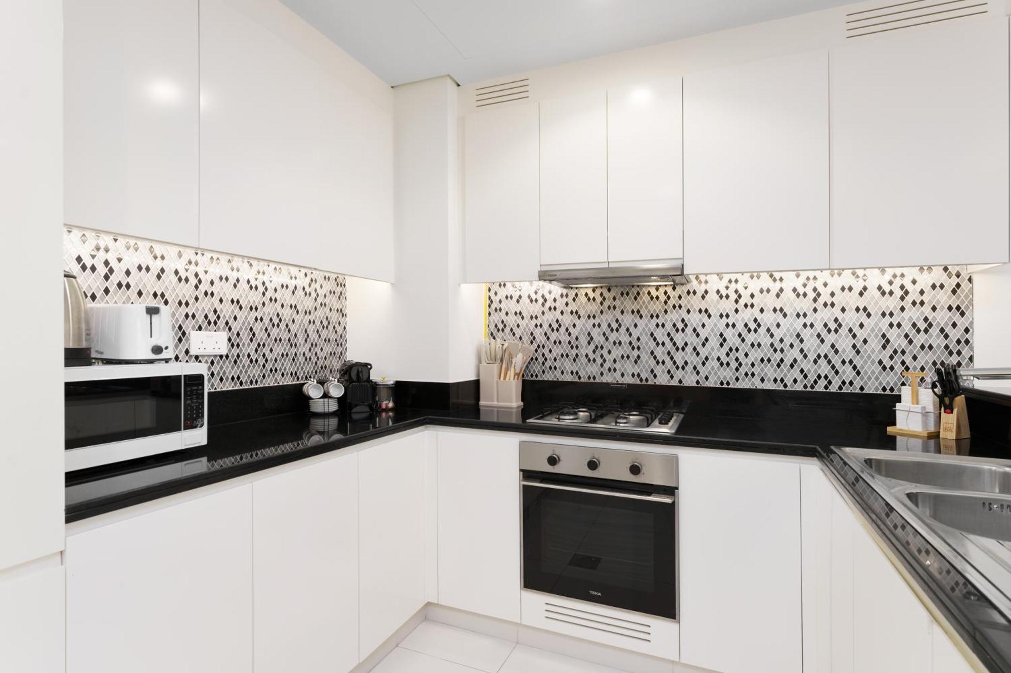 Experience Opulent Living At Paramount Midtown