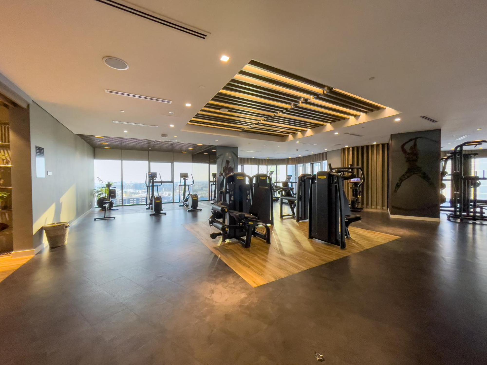 Experience Opulent Living At Paramount Midtown