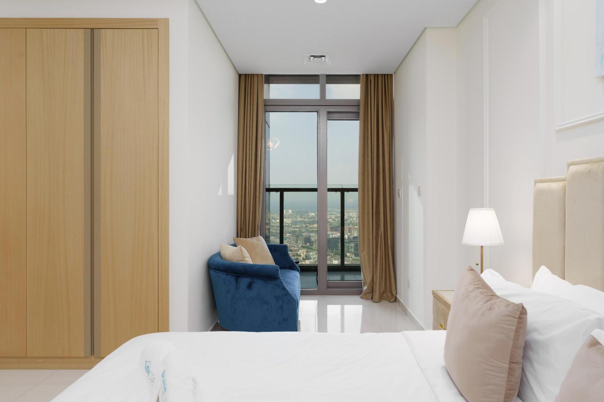 Experience Opulent Living At Paramount Midtown Apartment Dubai