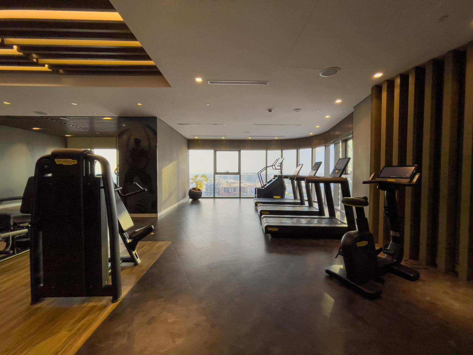 Experience Opulent Living At Paramount Midtown