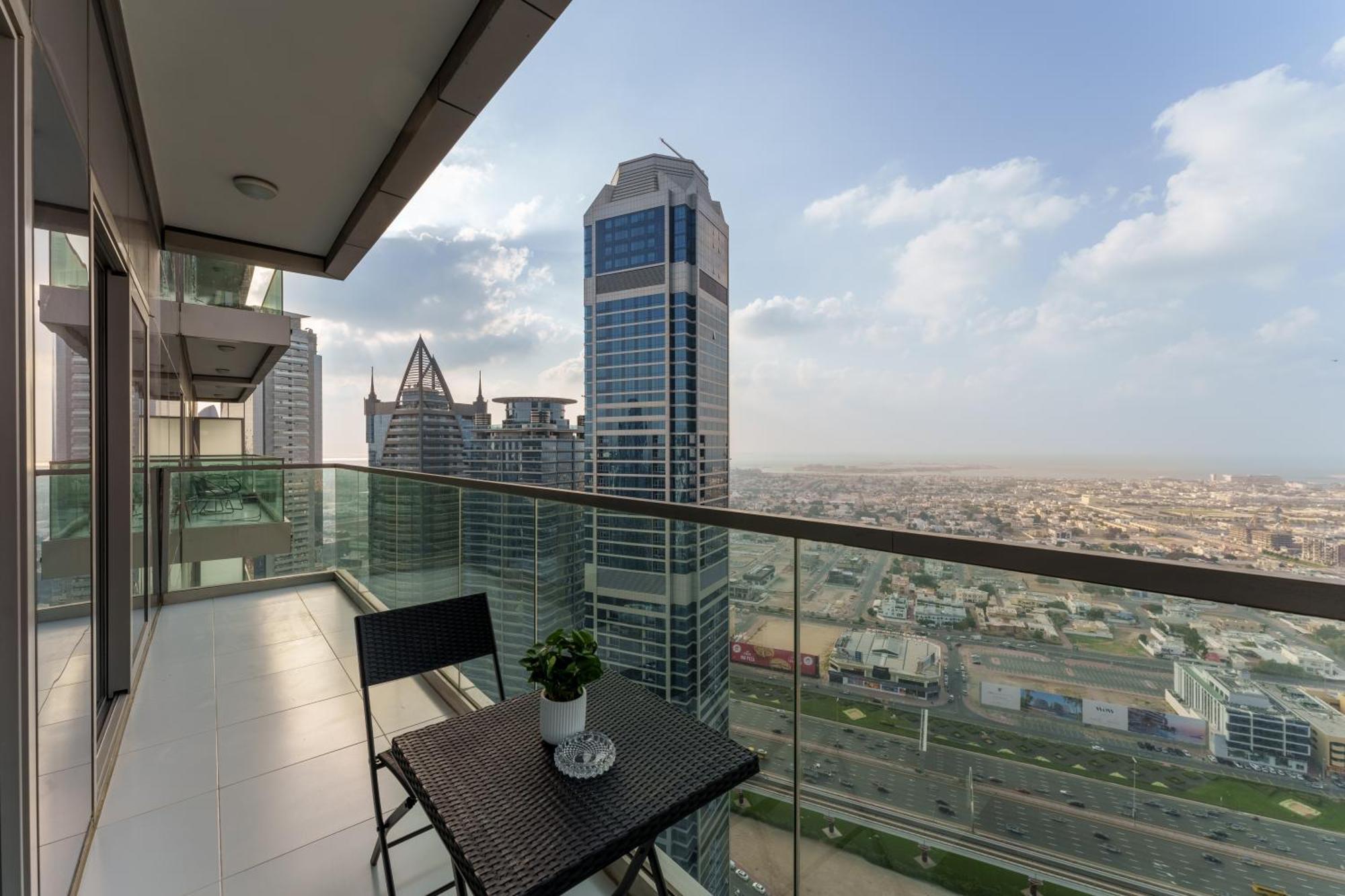 Apartment Experience Opulent Living At Paramount Midtown