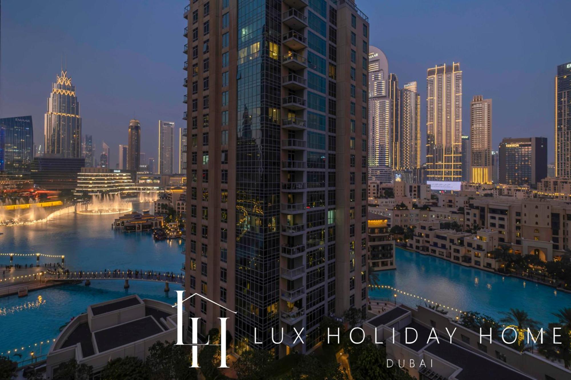 Lux The Stunning Fountain View Apartment *