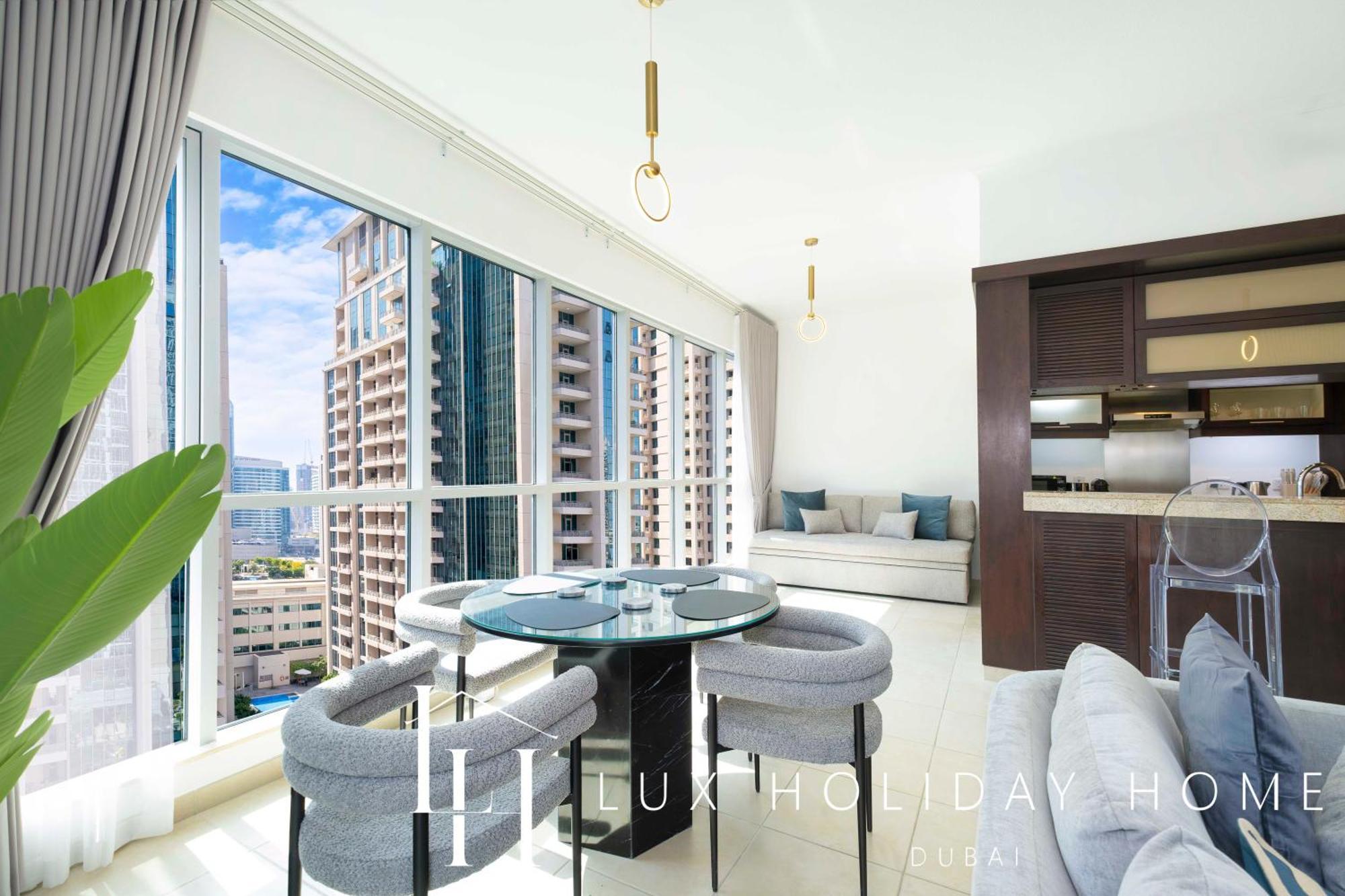 Lux The Stunning Fountain View Apartment *