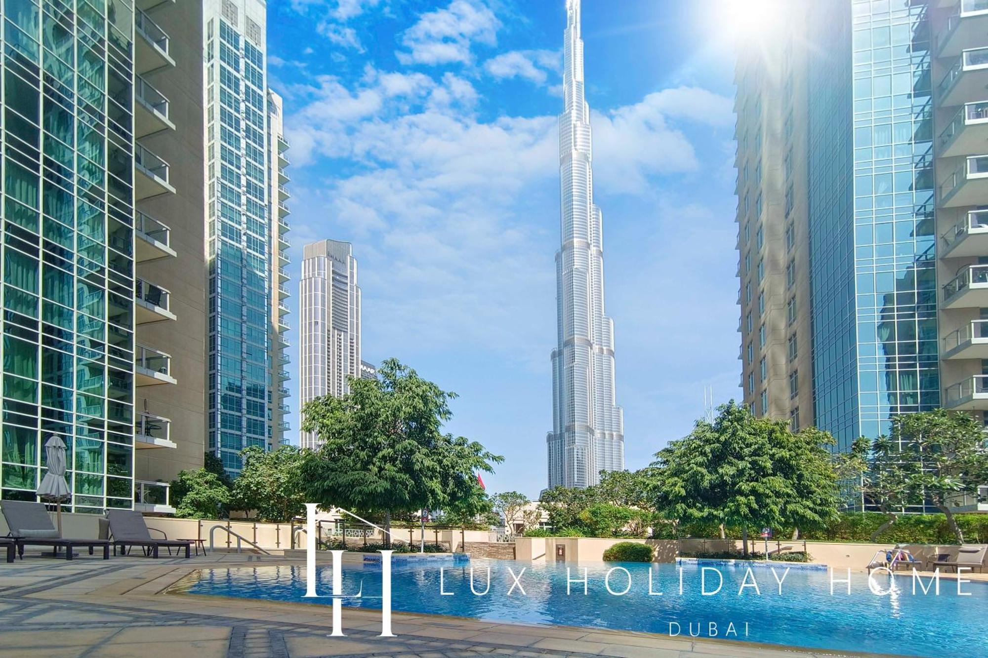 Lux The Stunning Fountain View Apartment *